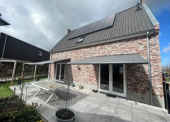 Allround Gaudi 300 terrasschermen naast elkaar